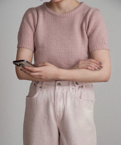 lawgy(ラウジー)の「shoulder tuck round neck knit t / ショルダータックラウンドネックニットt(ニット/セーター・レディース・ピンク/ネイビー/アイボリー・FREE)」の10枚目の写真