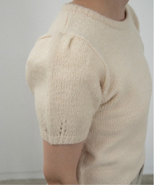 lawgy(ラウジー)の「shoulder tuck round neck knit t / ショルダータックラウンドネックニットt(ニット/セーター・レディース・ピンク/ネイビー/アイボリー・FREE)」の6枚目の写真