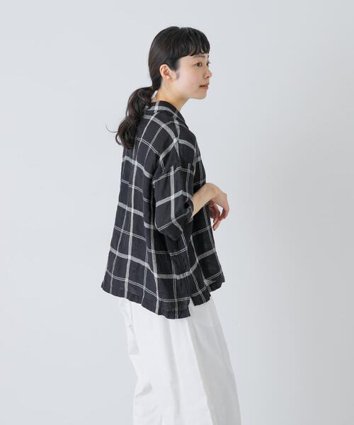 かぐれ(カグレ)の「リネンチェック半袖シャツ(シャツ/ブラウス・レディース・ナチュラル/ブラック・FREE)」の3枚目の写真