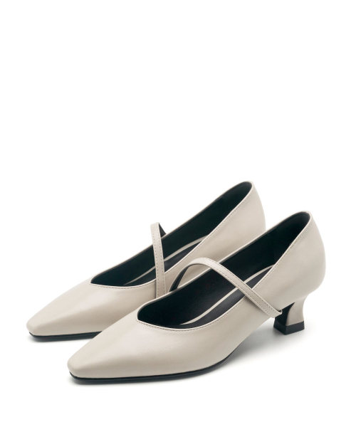 SPUR（シュプール）の「ロッサン Vカットミニマルパンプス 5.5cm -VA8045 (2カラー)（パンプス・レディース・アイボリー/ブラック・22.5cm/23cm/23.5cm/24cm/24.5cm/25cm）」の7枚目の写真