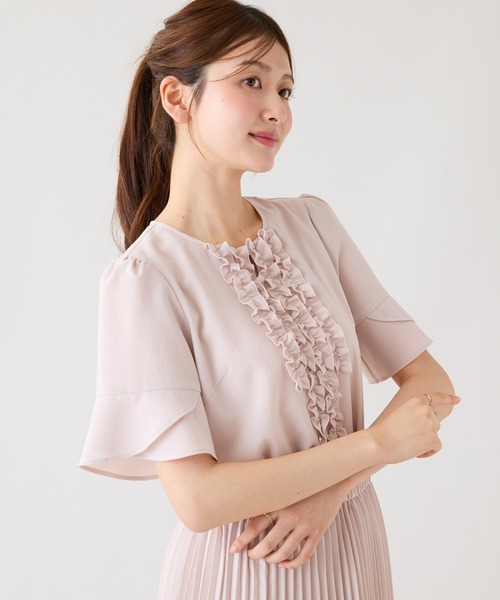 Rose Tiara(ローズティアラ)の「【撥水/通気性◎】フロントフリルブラウス(シャツ/ブラウス・レディース・ピンク/グレー/ブラック・38/42/46)」の8枚目の写真