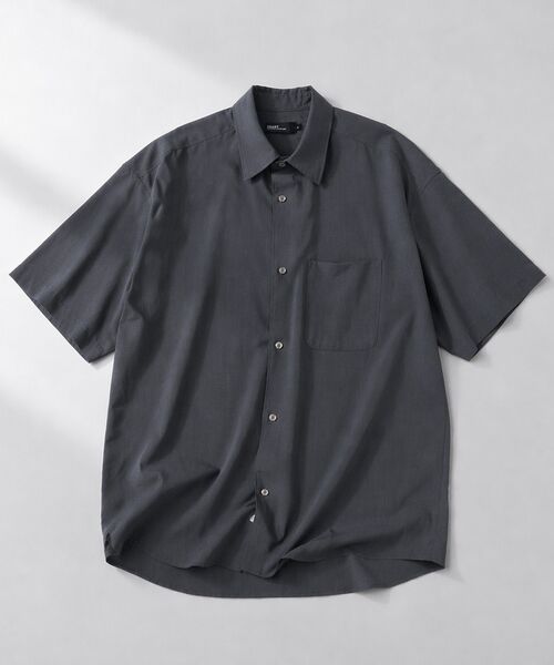 CRAFT STANDARD BOUTIQUE(クラフトスタンダードブティック)の「接触冷感/吸水速乾/UVカット Fluxaire オーバーサイズレギュラーカラーシャツ(シャツ/ブラウス・メンズ・ブラック/チャコールグレー/グレイッシュベージュ/ネイビー・L/M)」の2枚目の写真