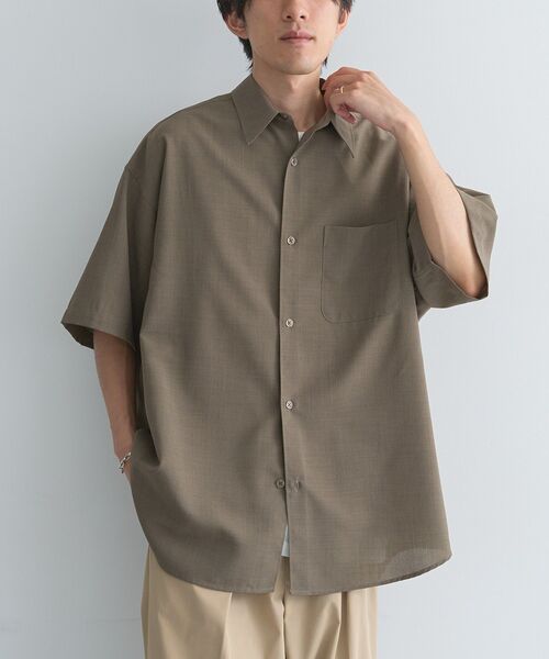 CRAFT STANDARD BOUTIQUE(クラフトスタンダードブティック)の「接触冷感/吸水速乾/UVカット Fluxaire オーバーサイズレギュラーカラーシャツ(シャツ/ブラウス・メンズ・ブラック/チャコールグレー/グレイッシュベージュ/ネイビー・L/M)」の19枚目の写真
