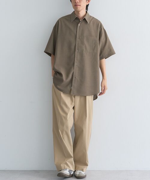 CRAFT STANDARD BOUTIQUE(クラフトスタンダードブティック)の「接触冷感/吸水速乾/UVカット Fluxaire オーバーサイズレギュラーカラーシャツ(シャツ/ブラウス・メンズ・ブラック/チャコールグレー/グレイッシュベージュ/ネイビー・L/M)」の16枚目の写真