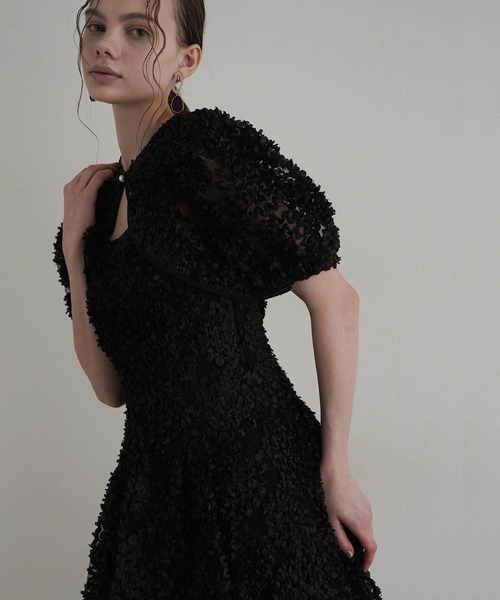 atlo(アトロ)の「ミモレ丈&袖あり フォーマル パフスリーブ パールボタン ノースリーブ セレモニー 結婚式二次会 パーティードレス オケージョンドレス お呼ばれ 同窓会成人式(ドレス・レディース・グレー/ブラック/イエロー・M/L/S)」の13枚目の写真