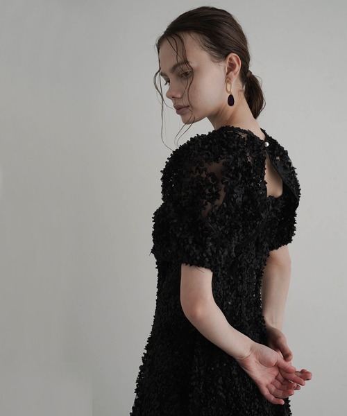 atlo(アトロ)の「ミモレ丈&袖あり フォーマル パフスリーブ パールボタン ノースリーブ セレモニー 結婚式二次会 パーティードレス オケージョンドレス お呼ばれ 同窓会成人式(ドレス・レディース・グレー/ブラック/イエロー・M/L/S)」の18枚目の写真