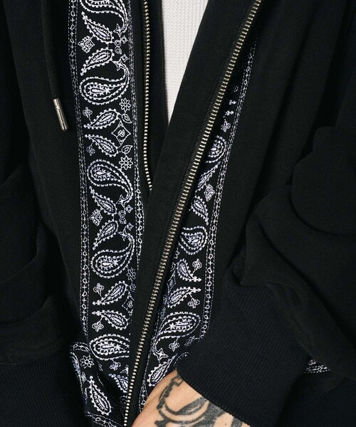 Subciety（サブサエティ）の「Emboidery bandanna hoodie（ベスト・メンズ・グレー/ブラック・SMALL/MEDIUM/LARGE/X-LARGE）」の6枚目の写真