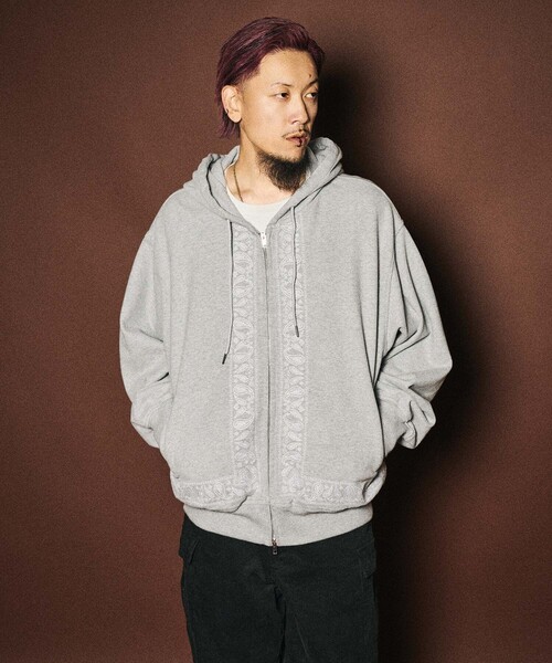 Subciety（サブサエティ）の「Emboidery bandanna hoodie（ベスト・メンズ・グレー/ブラック・SMALL/MEDIUM/LARGE/X-LARGE）」の16枚目の写真