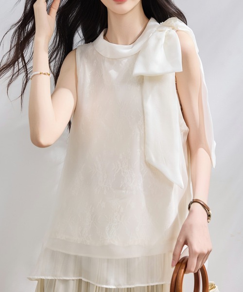 LUCPY(ラクピー)の「ショルダーリボンシアーブラウス(シャツ/ブラウス・レディース・ホワイト・SMALL/X-LARGE/LARGE/MEDIUM)」の1枚目の写真