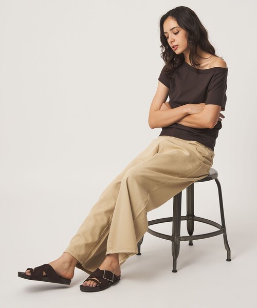 green label relaxing(グリーンレーベルリラクシング)の「ビッグバックル フラットサンダル(サンダル・レディース・ブラック/ダークブラウン・S/M/L)」の11枚目の写真
