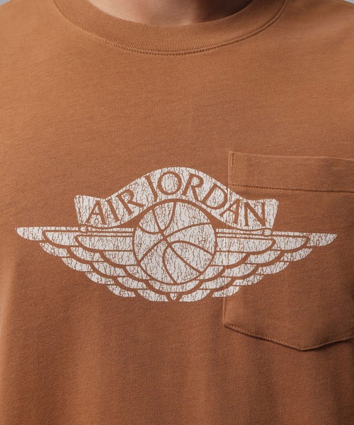 JORDAN BRAND(ジョーダンブランド)の「JORDAN BRAND M J FLT ES 85 W PKT SS CRW / ジョーダン ブランド FLT ES 85 W PKT S/S クルー/NIKE【SP】(Tシャツ/カットソー・メンズ・ブラウン/ブラック/ブルー/ホワイト・S/M/L/XL/XXL/3XL)」の14枚目の写真