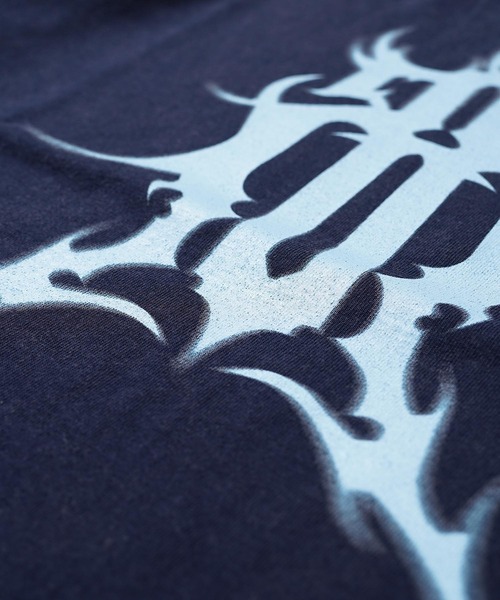 RIPPER(リッパー)の「【RIPPER】硫化天竺 トライバル ロゴ Tシャツ / Sulfurized Cotton Tribal Logo T-Shirt(Tシャツ/カットソー・メンズ・ネイビー/グレー/ブラック・S/M/L)」の22枚目の写真