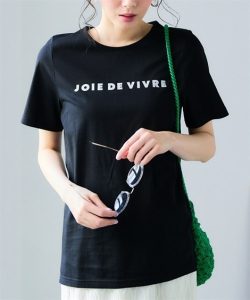 SMILE LAND(スマイルランド)の「<大きいサイズ>【汗染みしにくい】色々選べるプリントTシャツ(Tシャツ/カットソー・レディース・ブラック系1/モカ/ブラック系2/杢グレー/オフホワイト・L/LL/3L/4L/5L)」の3枚目の写真