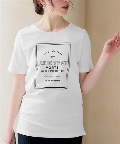 SMILE LAND(スマイルランド)の「<大きいサイズ>【汗染みしにくい】色々選べるプリントTシャツ(Tシャツ/カットソー・レディース・ブラック系1/モカ/ブラック系2/杢グレー/オフホワイト・L/LL/3L/4L/5L)」の2枚目の写真