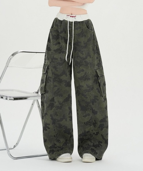 カモフラージュカーゴワイドパンツ（デニムパンツ）｜LUCPY（ラクピー