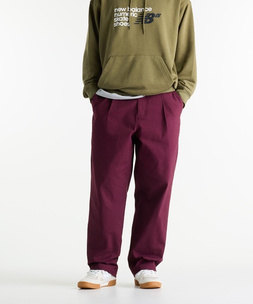 NEW BALANCE(ニューバランス)の「Numeric プリーツパンツ(スラックス・メンズ・ボルドー/スミクロ/カーキブラウン・SMALL/XX-LARGE/X-LARGE/MEDIUM/LARGE)」の1枚目の写真