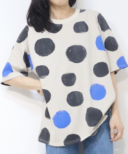 DISKEEN SURE（ディスキーンシュアー）の「着心地GOOD！コットン100% ドット柄ビッグシルエット Tシャツ（Tシャツ/カットソー・レディース・ベージュ/ブラック/ピンク・FREE）」の2枚目の写真