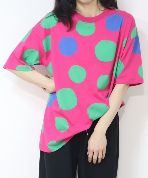 DISKEEN SURE（ディスキーンシュアー）の「着心地GOOD！コットン100% ドット柄ビッグシルエット Tシャツ（Tシャツ/カットソー・レディース・ベージュ/ブラック/ピンク・FREE）」の3枚目の写真
