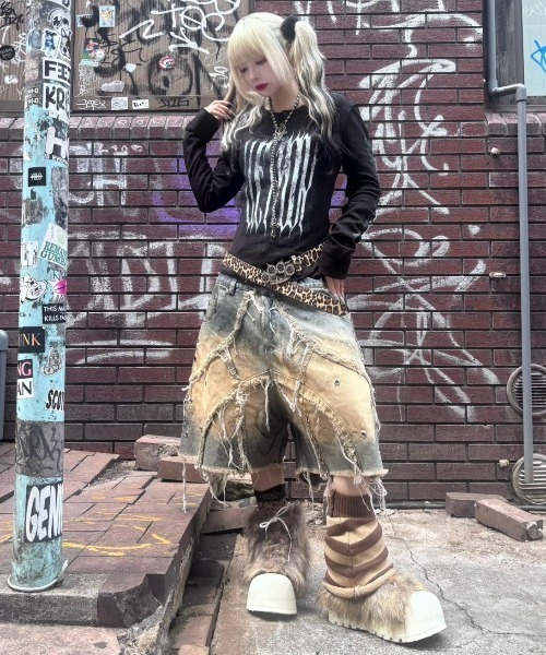 RICH(リッチ)の「【RICH】VAMP DIRT WASHED SHORT / 【RICH】ダーティーウォッシュアイレットダブルウエストダメージハーフパンツ(デニムパンツ・メンズ・ブルー・01/02)」の12枚目の写真