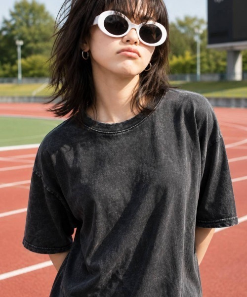 KAMINARI_TOKIO（カミナリトキオ）の「ピグメント加工Tシャツ（Tシャツ/カットソー・レディース・チャコールグレー/ブラック/ブラウン/カーキ/グレー系・FREE）」の2枚目の写真
