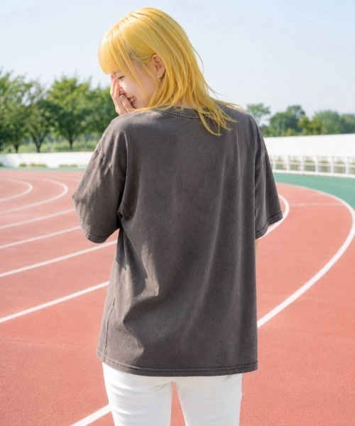 KAMINARI_TOKIO（カミナリトキオ）の「ピグメント加工Tシャツ（Tシャツ/カットソー・レディース・チャコールグレー/ブラック/ブラウン/カーキ/グレー系・FREE）」の20枚目の写真
