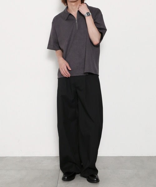 BROWNY（ブラウニー）の「BROWNY/【26年春夏新作】フェイクスウェードハーフZIPT（Tシャツ/カットソー・メンズ・ベージュ/チャコールグレー・MEDIUM/LARGE）」の13枚目の写真