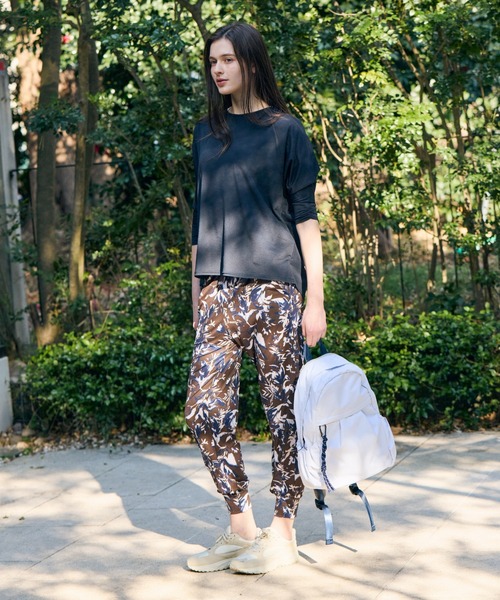Julier Yoga and Relax(ジュリエヨガアンドリラックス)の「Julier リップストップ撥水リュック(バックパック/リュック・レディース・ライトグレー/カーキ/ネイビー・FREE)」の4枚目の写真