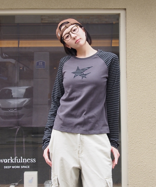 KKEEE（ケーケーイーイー）の「ドロップスター ナグラン 長袖Tシャツ(2色)（Tシャツ/カットソー・レディース・ワイン/チャコール・FREE）」の3枚目の写真