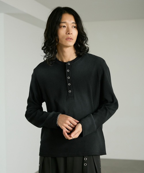 RAGEBLUE(レイジブルー)の「SPRAY DYED WAFFLE HENLEY T-SHIRT/スプレー加工ワッフルヘンリーTシャツ(Tシャツ/カットソー・メンズ・グレー/ホワイト/ブラック・LARGE/MEDIUM)」の2枚目の写真