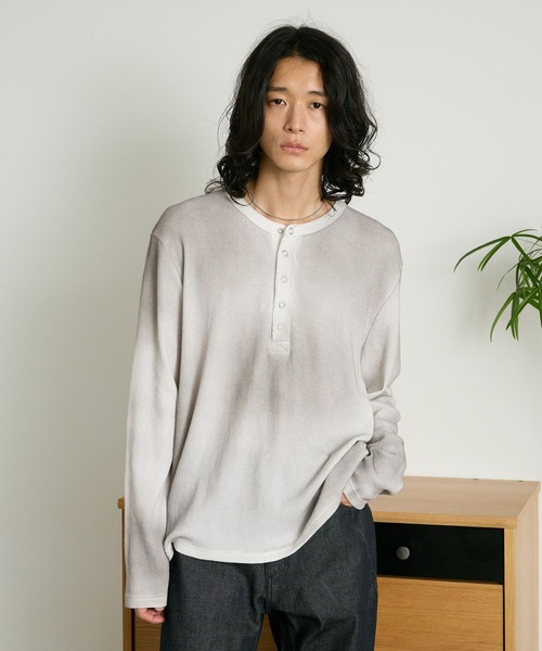 RAGEBLUE(レイジブルー)の「SPRAY DYED WAFFLE HENLEY T-SHIRT/スプレー加工ワッフルヘンリーTシャツ(Tシャツ/カットソー・メンズ・グレー/ホワイト/ブラック・LARGE/MEDIUM)」の14枚目の写真