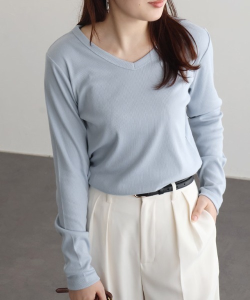 Pierrot（ピエロ）の「Vネックカジュアルテレコリブカットソー（Tシャツ/カットソー・レディース・ブラック/オフホワイト/ライトブルー/チャコール/ベージュ系その他・3L/LL/L/M）」の5枚目の写真