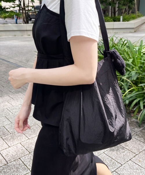 kittybunnypony(キティバニーポニー)の「Crinkle Ripstop Mini Hobo Bag_Black(エコバッグ/サブバッグ・レディース・ブラック・ONESIZE)」の1枚目の写真