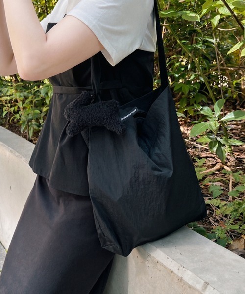 kittybunnypony(キティバニーポニー)の「Crinkle Ripstop Mini Hobo Bag_Black(エコバッグ/サブバッグ・レディース・ブラック・ONESIZE)」の9枚目の写真