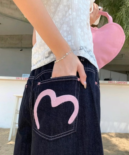 Teem Store(チームストア)の「バックハートステッチ ワイドデニムパンツ(デニムパンツ・レディース・ブラック・S/M/L)」の2枚目の写真
