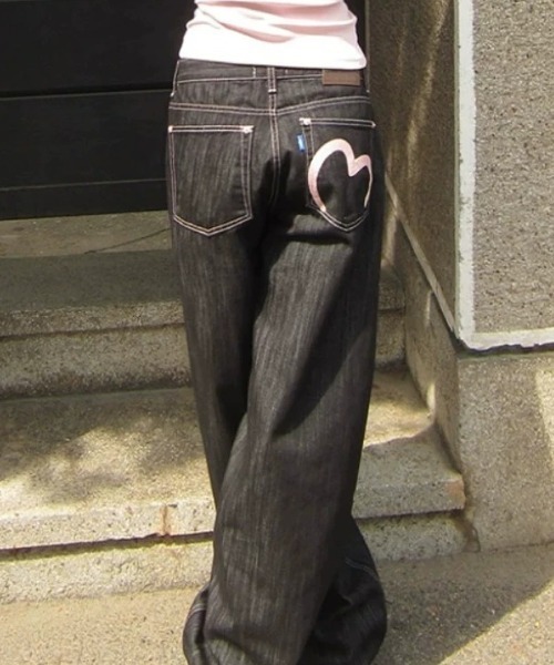 Teem Store(チームストア)の「バックハートステッチ ワイドデニムパンツ(デニムパンツ・レディース・ブラック・S/M/L)」の8枚目の写真
