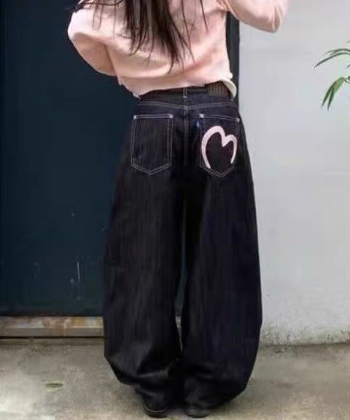 Teem Store(チームストア)の「バックハートステッチ ワイドデニムパンツ(デニムパンツ・レディース・ブラック・S/M/L)」の15枚目の写真