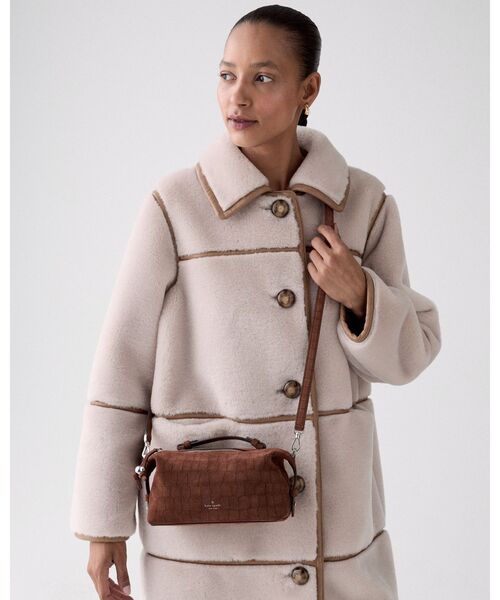 kate spade new york（ケイトスペード ニューヨーク）の「ビリー スエード クロコ クロスボディ バッグ（ショルダーバッグ・レディース・ブラウン・ONESIZE）」の6枚目の写真