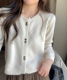 「ふわふわアンゴラタッチ」の優しい肌触り。パールボタンが可愛い、大人可愛いショート丈ニットカーディガン
