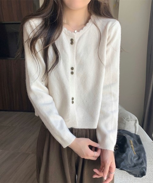 Beststore(ベストストア)の「「ふわふわアンゴラタッチ」の優しい肌触り。パールボタンが可愛い、大人可愛いショート丈ニットカーディガン(カーディガン/ボレロ・レディース・ピンク/ブラック/オフホワイト/ラベンダー/レッド・FREE)」の8枚目の写真