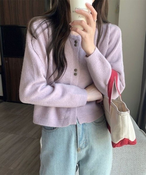 Beststore(ベストストア)の「「ふわふわアンゴラタッチ」の優しい肌触り。パールボタンが可愛い、大人可愛いショート丈ニットカーディガン(カーディガン/ボレロ・レディース・ピンク/ブラック/オフホワイト/ラベンダー/レッド・FREE)」の20枚目の写真