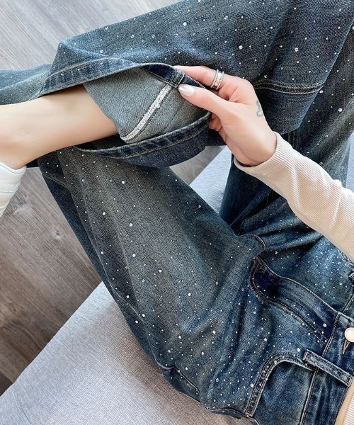 HAILY(ヘイリー)の「キラキララインストーンストレートデニムパンツ(デニムパンツ・レディース・ブルー・S/M/L)」の3枚目の写真