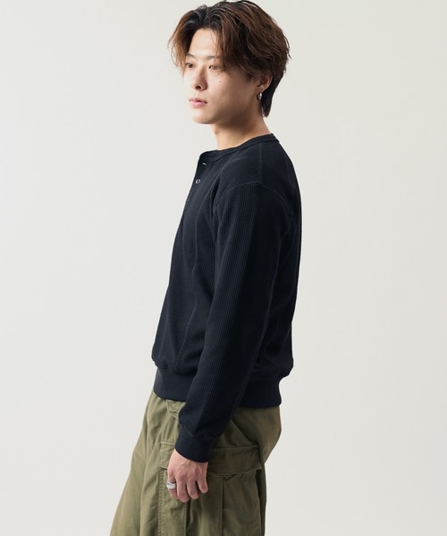 WAIPER.inc(ワイパーインク)の「【ZOZO限定】ワッフル ヘンリーネック ロンT(Tシャツ/カットソー・メンズ・ブラック・XL/L/M/S)」の14枚目の写真