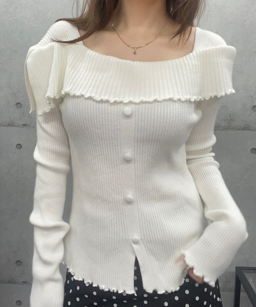 ROGER AND RAW(ロジャーアンドロウ)の「くるみボタン メロウスクエアネックニットトップス(ニット/セーター・レディース・グレー/レッド/ブラック/ホワイト・FREE)」の14枚目の写真