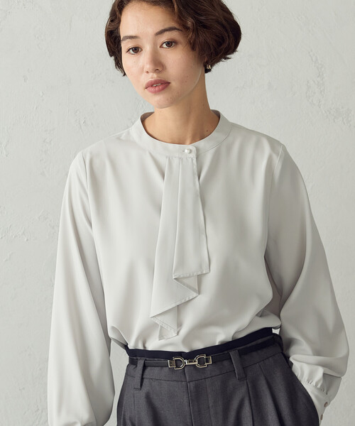 COMME CA ISM（コムサイズム）の「ボウタイ風 ブラウス（シャツ/ブラウス・レディース・ホワイト/ブラック/ライトグレー/サックスブルー・M/L）」の3枚目の写真