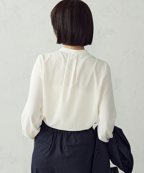 COMME CA ISM（コムサイズム）の「ボウタイ風 ブラウス（シャツ/ブラウス・レディース・ホワイト/ブラック/ライトグレー/サックスブルー・M/L）」の11枚目の写真