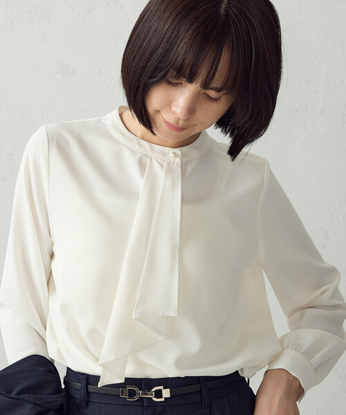 COMME CA ISM（コムサイズム）の「ボウタイ風 ブラウス（シャツ/ブラウス・レディース・ホワイト/ブラック/ライトグレー/サックスブルー・M/L）」の12枚目の写真