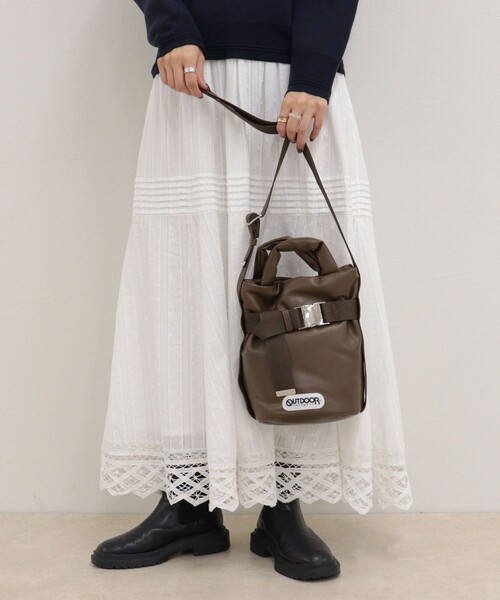 OUTDOOR PRODUCTS(アウトドアプロダクツ)の「【OUTDOOR PRODUCTS】合皮2wayベルトトートバッグSS(ショルダーバッグ・レディース・ブラウン/ブラック・FREE)」の4枚目の写真