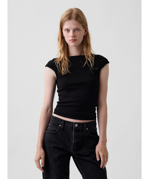 GAP(ギャップ)の「モダン ボートネックTシャツ(Tシャツ/カットソー・レディース・ホワイト/ブラック/ブラウン・S/M/XS/XL)」の2枚目の写真
