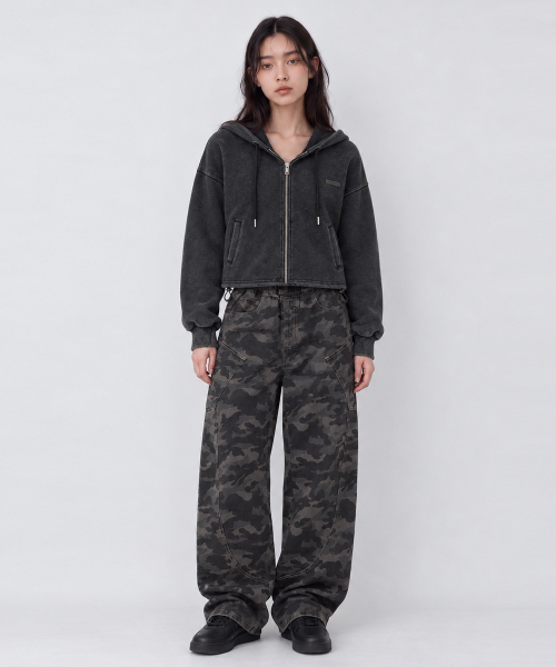 CREAM SODA LAB(クリームソーダラボ)の「PIGMENT レザー ニキビパッチ クロップドフードジップアップ ブラック(パーカー・レディース・その他・LARGE/MEDIUM)」の2枚目の写真