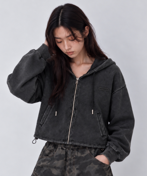 CREAM SODA LAB(クリームソーダラボ)の「PIGMENT レザー ニキビパッチ クロップドフードジップアップ ブラック(パーカー・レディース・その他・LARGE/MEDIUM)」の3枚目の写真